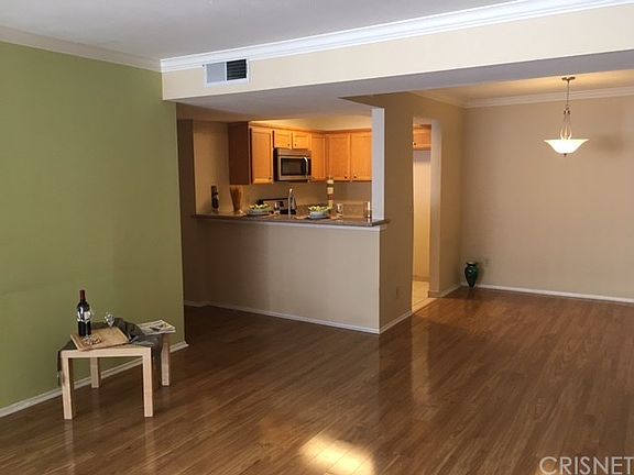 5th image of 5325 Newcastle Ave Unit 240