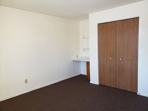 5th image of 110 10th Ave SE APT 102