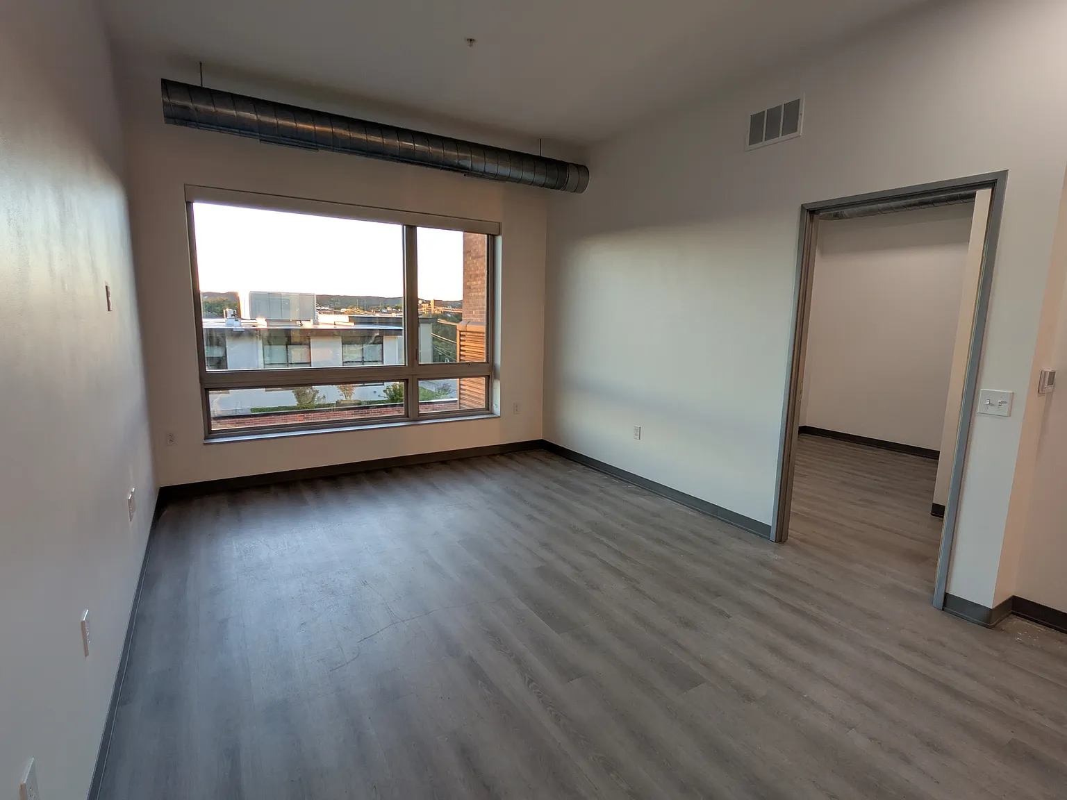 2 bed, 764 sqft, $1,671 — Photo 3