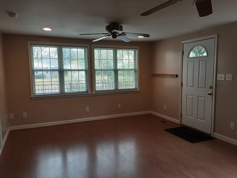 4100 Castlewood Rd — Photo 25