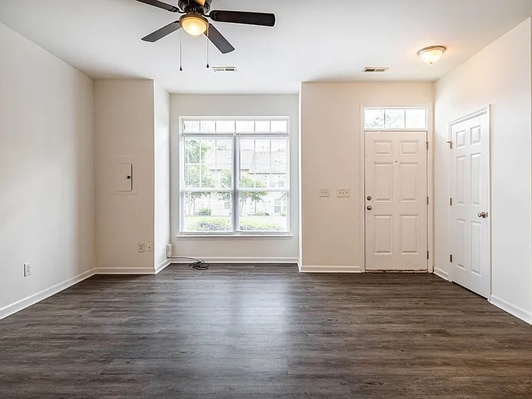 1211 Canyon Rock Ct #105 — Photo 7