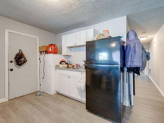 5th image of 700 N Highland Park Ave