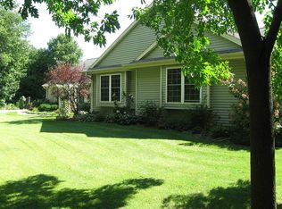 W1161 Haps Ct, Oconomowoc, WI 53066