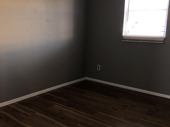 3rd image of 834 Lawler St