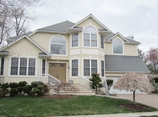 32 Cardinal Ln, Westwood, NJ 07675