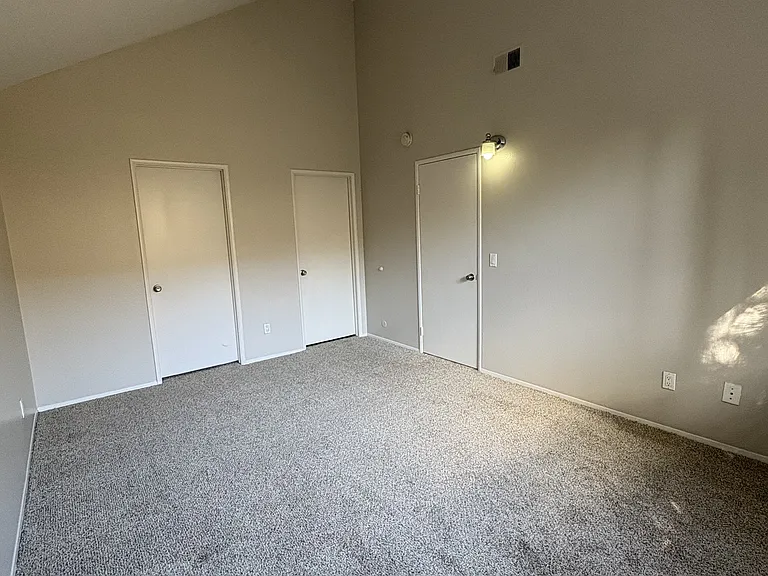 2920-202 Luciernaga St #2920-202 — Photo 2