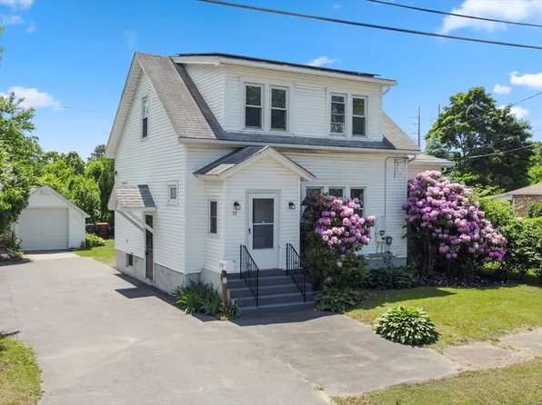 11 Randall St, Agawam, MA 01001