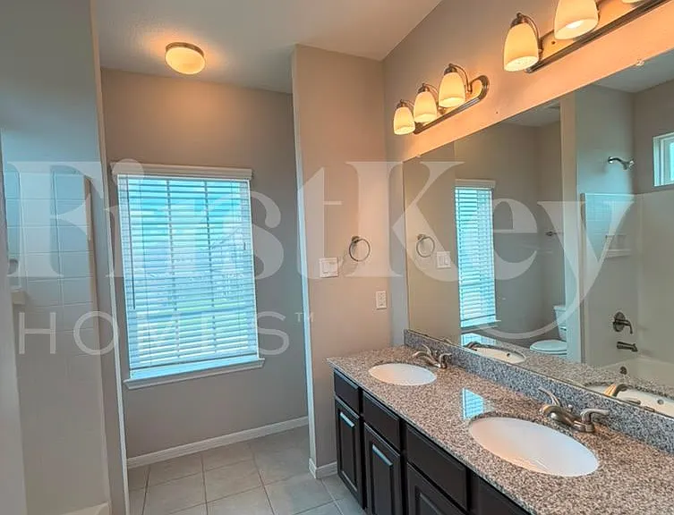3209 Youngs Meadow Ln — Photo 9
