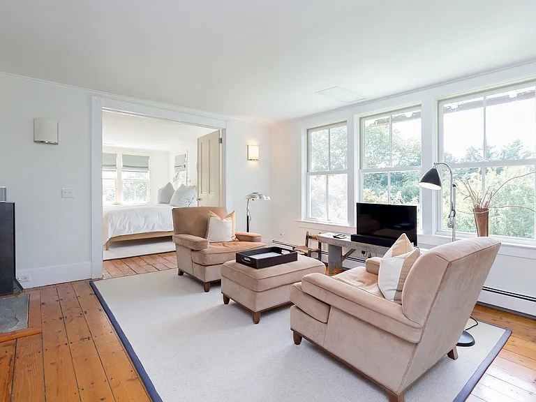 Wainscott Main St — Photo 14