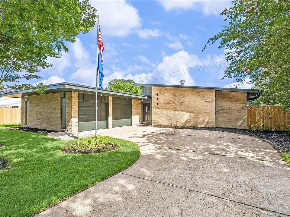 403 Shirleen Dr