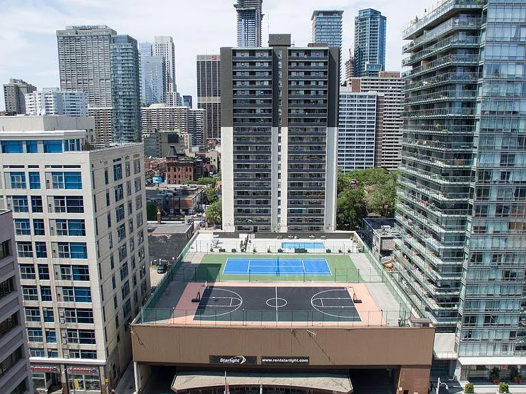 15 Dundonald St — Photo 3
