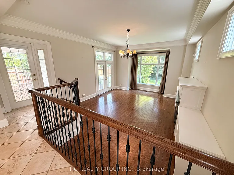398 Maple Ave — Photo 8