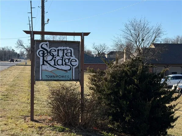 4016 10th Ave, Leavenworth, KS 66048