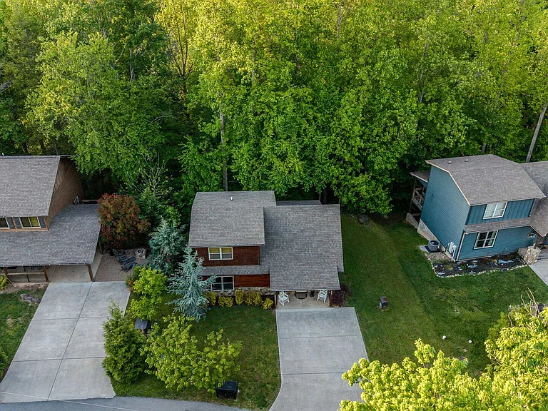 Johnson Ln — Photo 33