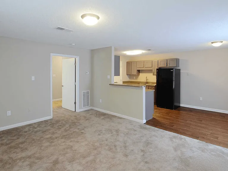 The Waverly Apartments — Photo 35
