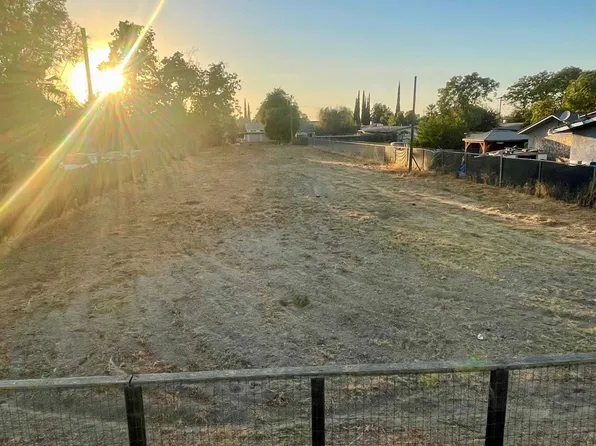 937 N Crystal Ave, Fresno, CA 93728