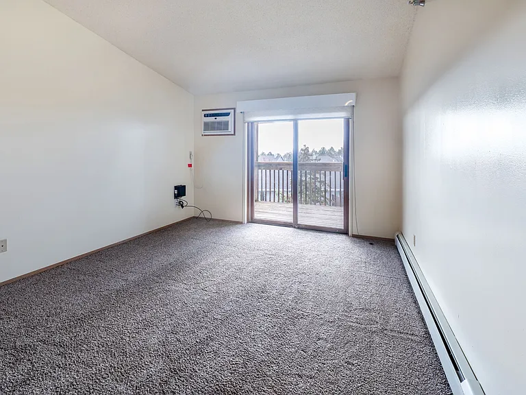 Oakland Pointe — Photo 16