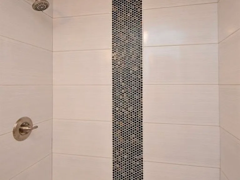 2200 Victory Pkwy #907 — Photo 16