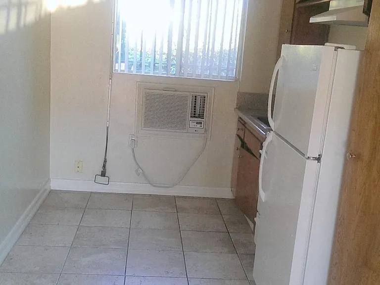 13921 Normandie Ave. — Photo 4
