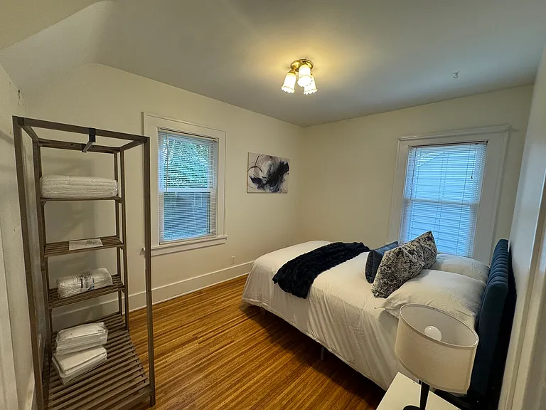 125 Redfern Dr — Photo 17