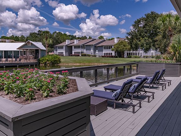 Spend bright sunny days lounging on the sundeck!