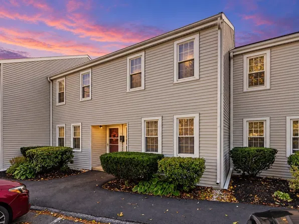 52 Warren St Unit 8, Peabody, MA 01960