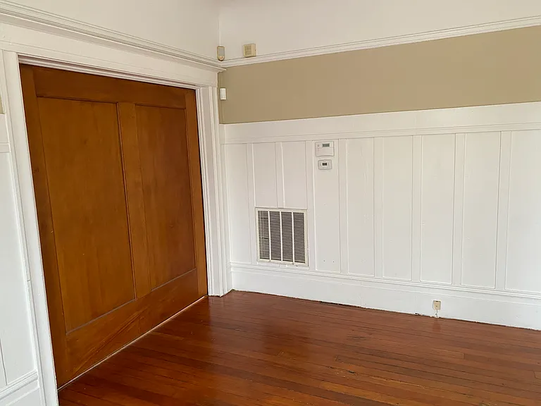4629 Shattuck Ave — Photo 10