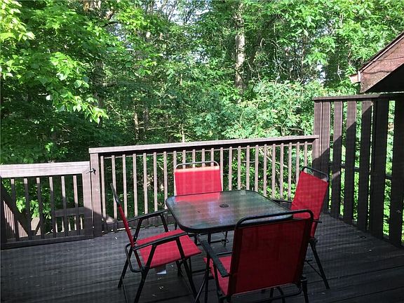 3rd image of 19 Wolviston Cir