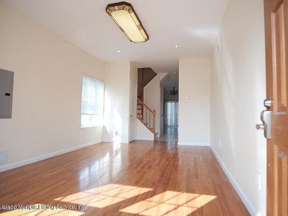 3rd image of 787 Patterson Ave