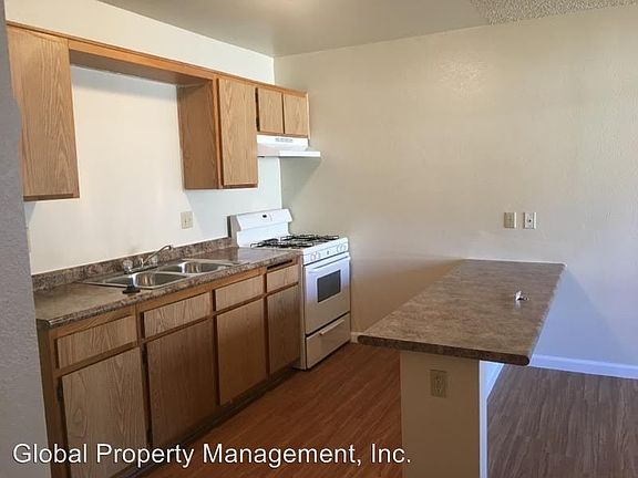 5th image of 18462 Montezuma St APT 06