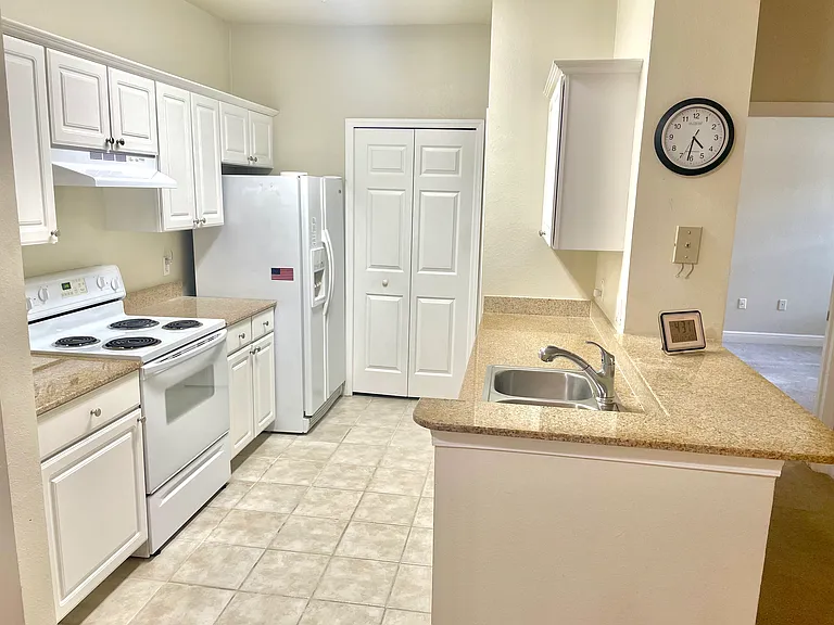 330 Southern Pecan Cir #103 — Photo 2
