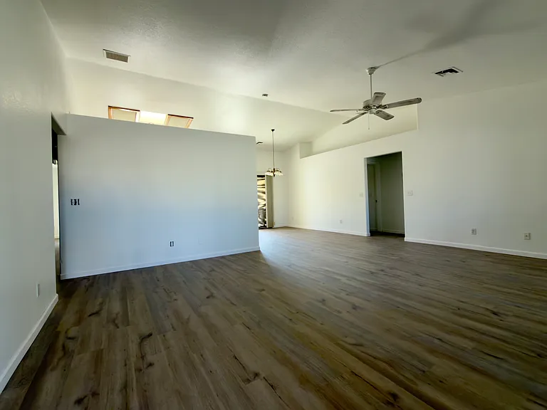 3314 Baysinger Dr — Photo 2
