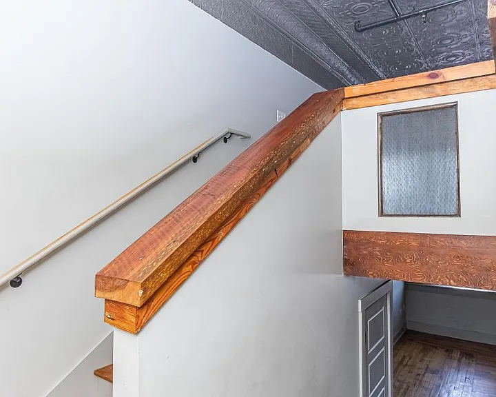 215 Nash St E — Photo 19