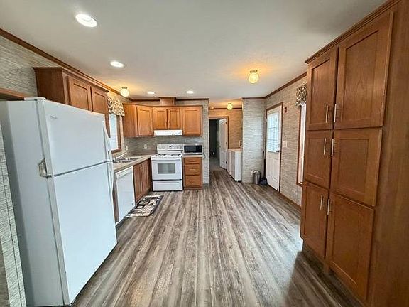 2nd image of 195 Wickham Way