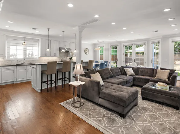 8008 Harbor View Terrace image 13 of 30