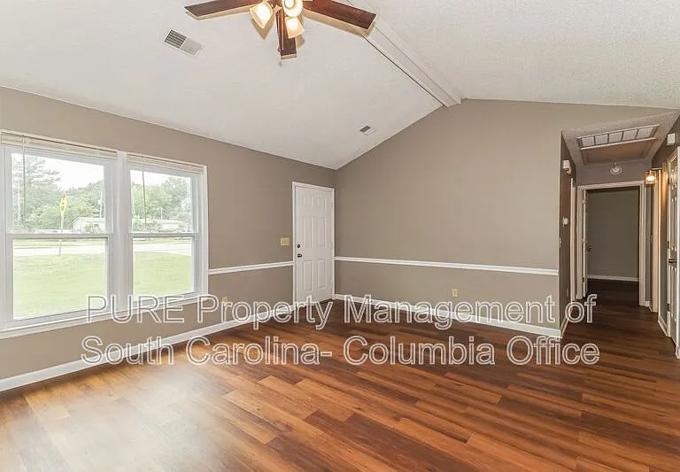 1204 Kennerly Rd — Photo 4
