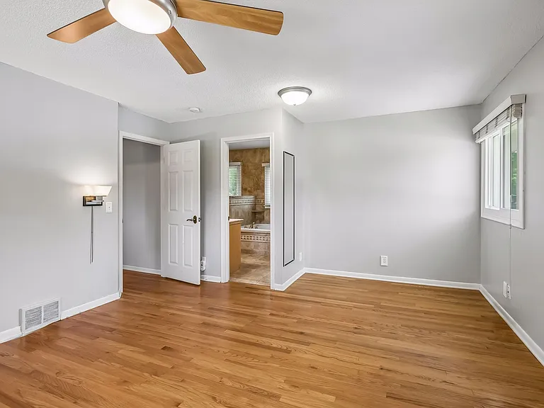 6013 Porter Ln — Photo 10