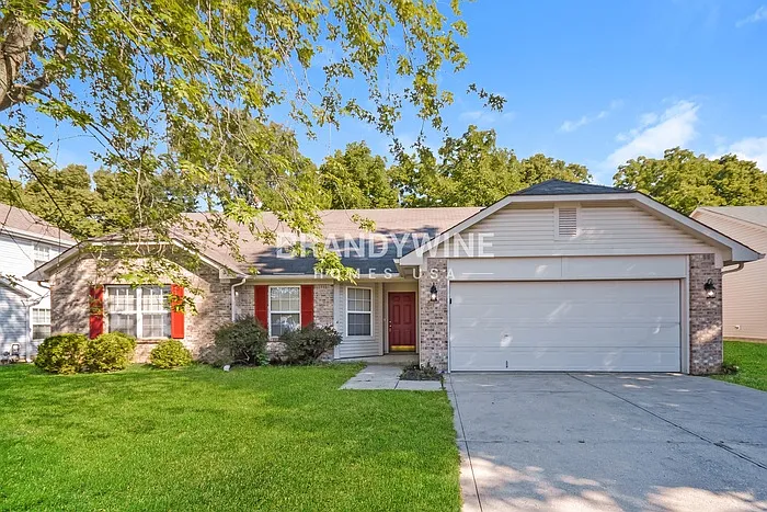 1009 E Killian Dr photo 1