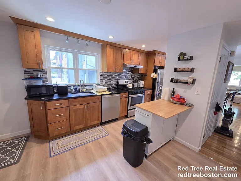 12 Louise Rd — Photo 5