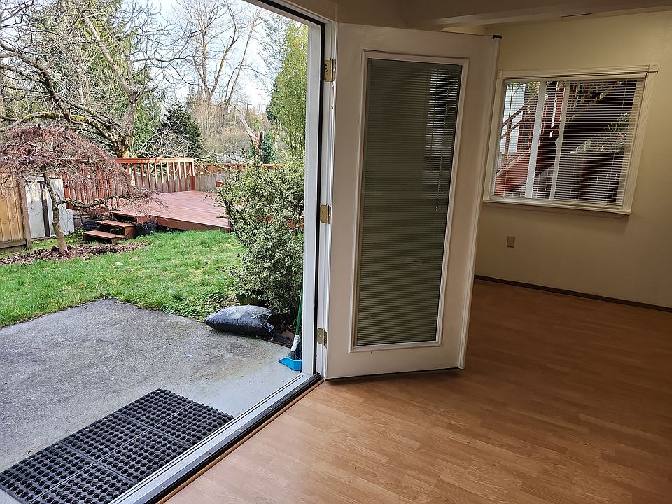 1st image of 12024 25th Ave NE #B
