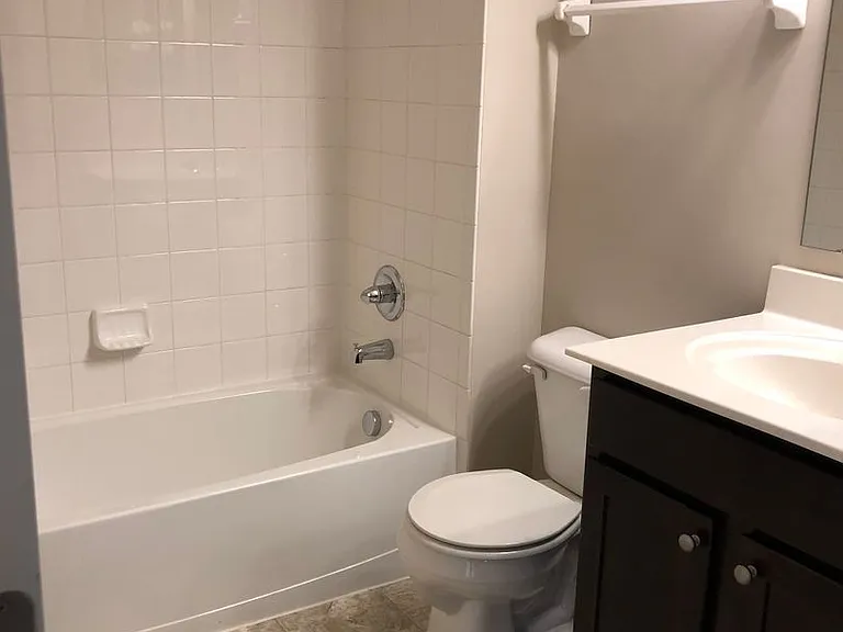 5353 Nottinghamshire Ln — Photo 9