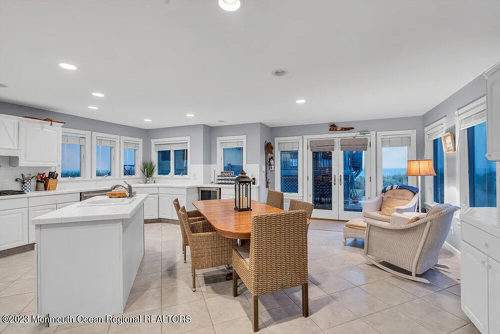 4 bed, 2279 sqft, $10,000 — Photo 3