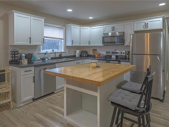 5th image of 401 Darneal Ave
