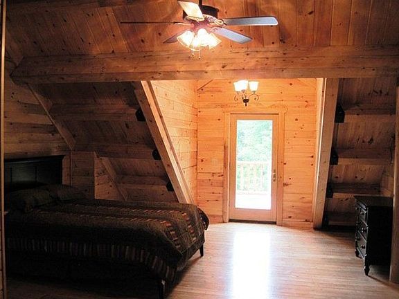 3rd image of 454 Twin Hollows Ln