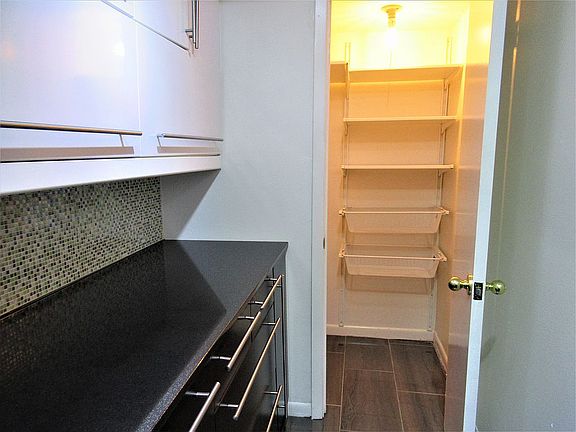 Kitchen pantry