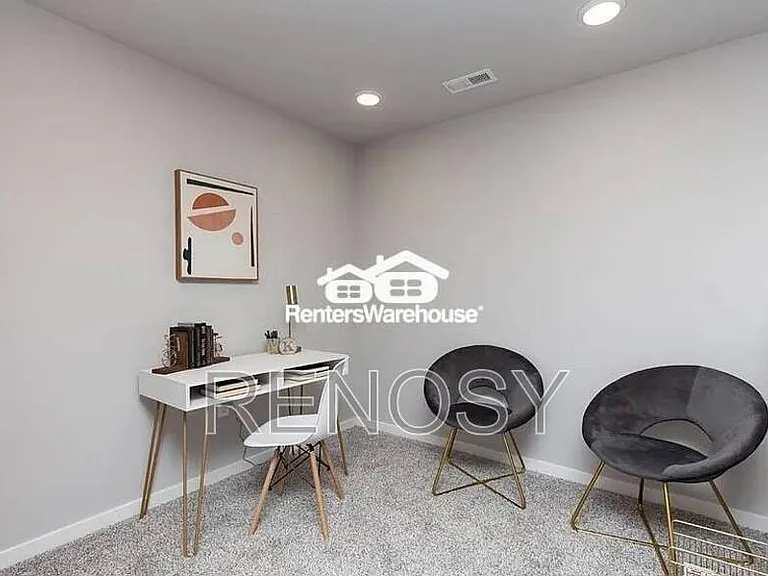 3635 NE Kara Ln — Photo 10