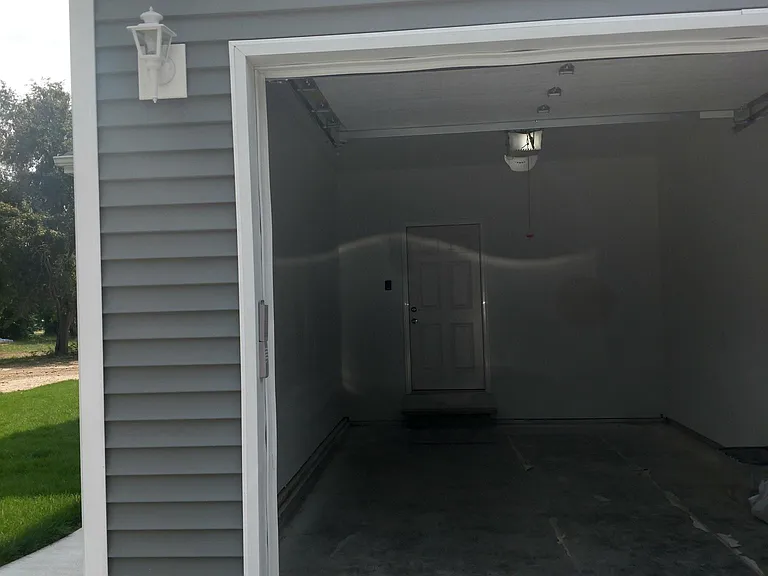 611 Wabash Ave — Photo 23