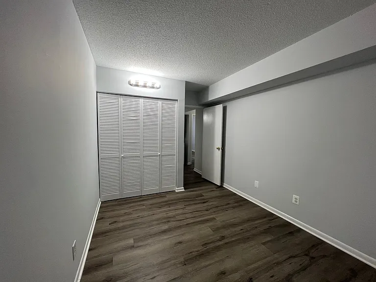 2202 Castle Rock Sq #2B — Photo 7