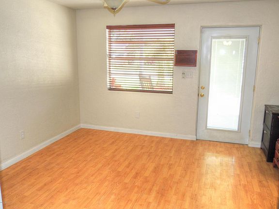 4th image of 828 Narcissus Ave