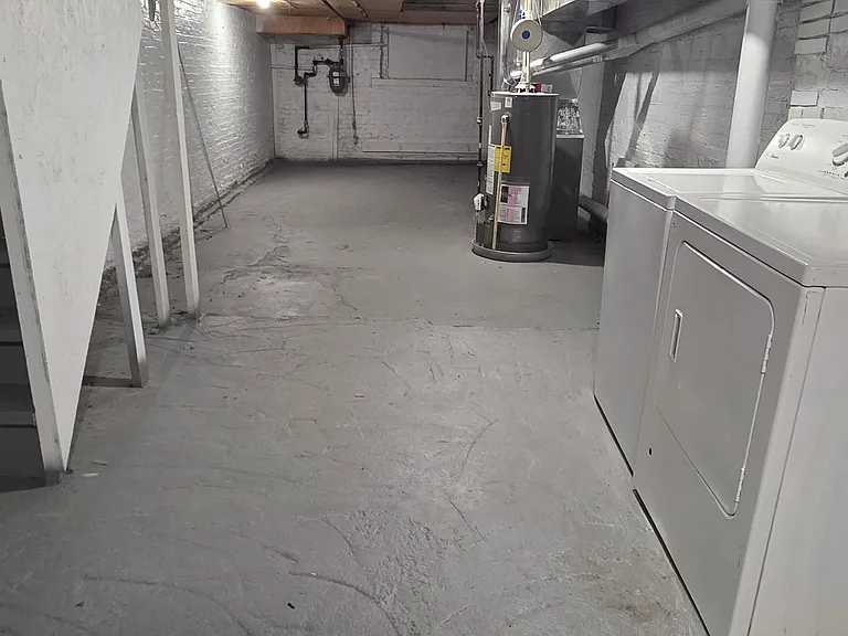 2521 E Madison St — Photo 11